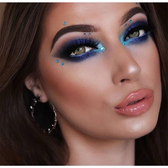 ELOISE | The Queen Eyeshadow Palette - Picture 3 of 6